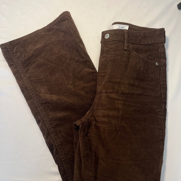 Old Navy Higher High Rise Flared Corduroys - Picture 3 of 4